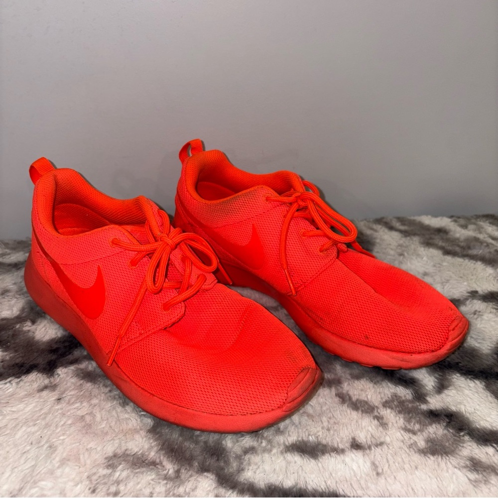 NIKE Neon Roshe Athletic Sneakers